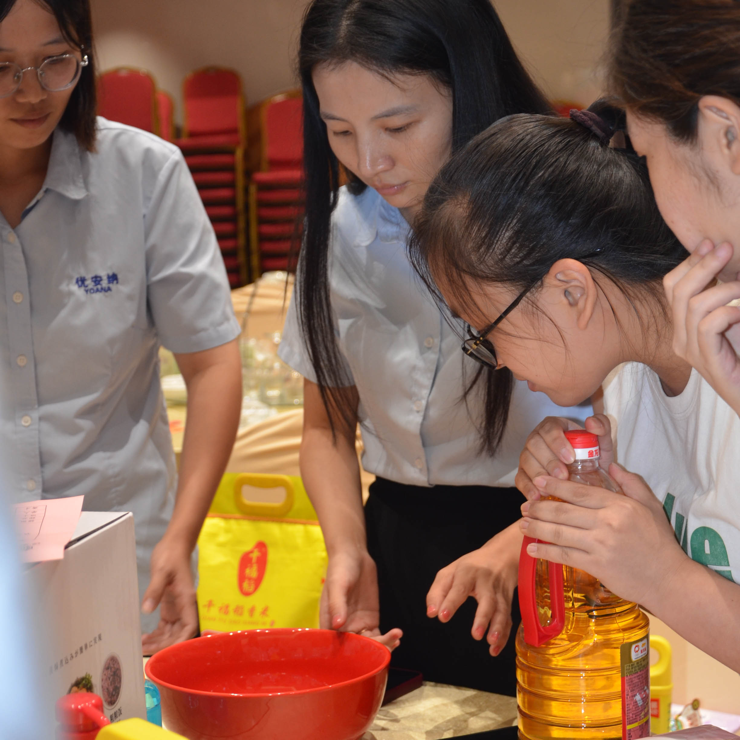 優安納中秋團圓，溫暖擔當共前行